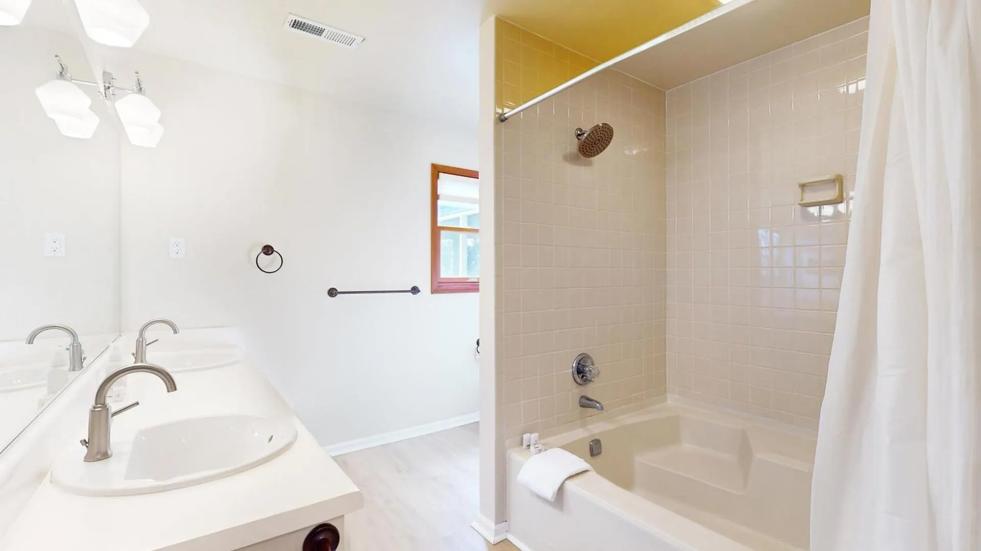 A Touch Of Class Virginia Beach Holiday home